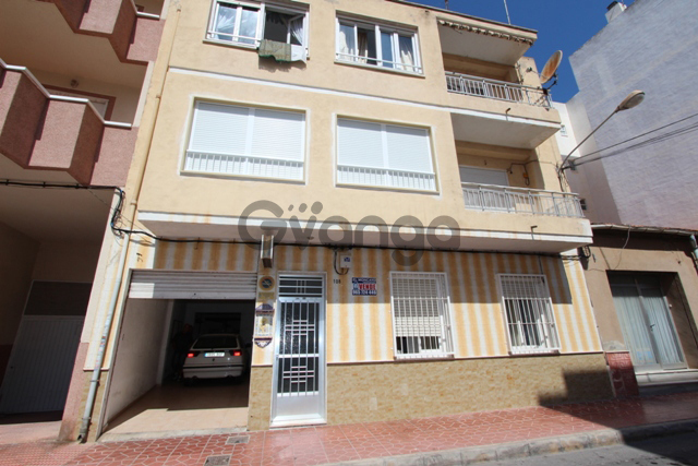 57279_4-recmaras-casa-adosada-en-venta-300-m-center.jpg