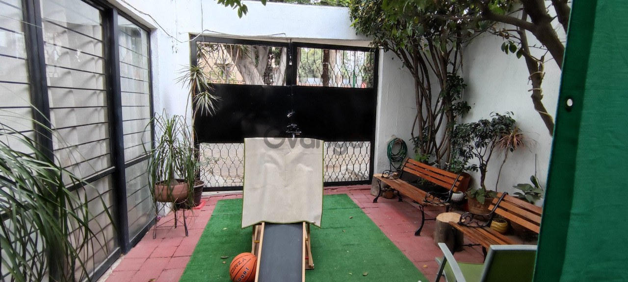 739125_casa-con-jardin-y-patio-en-esquina-con-excelente-potencial-en-coapa.jpg