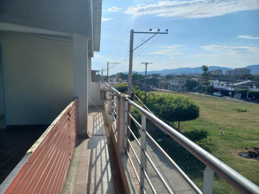 739450_se-vende-o-se-arrienda-casa-3-pisos-en-girardot-en.jpg