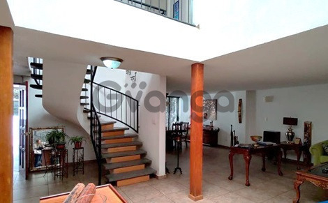741355_viva-en-la-codiciada-col-del-valle-casa-c-jardin-terraza-y-amplios-espacios.jpg