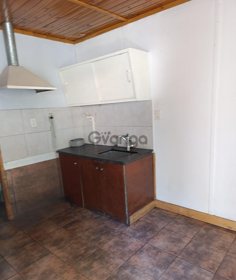 744181_alquiler-departamento-1-dormitorio-con-cochera-zona-hospital-carrillo.jpg