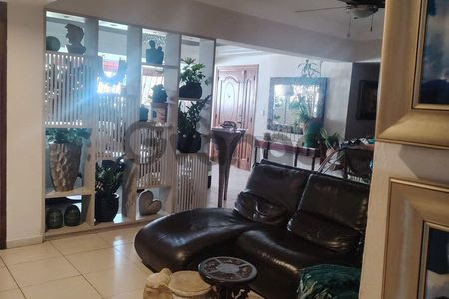 745301_vendo-apartamento-en-evaristo-morales-clasico.jpg