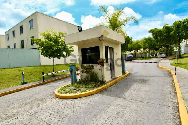 745899_vendo-casa-tipo-town-hoouse-en-la-jacobo.jpeg