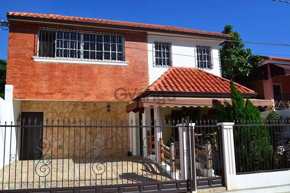 746000_alquilo-casa-en-arroyo-hondo-dos-niveles.jpg