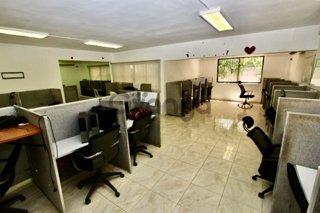 746007_alquilo-casa-local-en-evaristo-morales.jpeg
