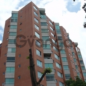 Vendo Apartamento en El Rosal Caracas B401