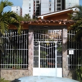 Vendo Casa de Dos Plantas en Los Budares Carrizal B427