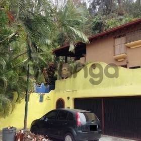 Vendo Casa quinta en Alto Prado Caracas B445