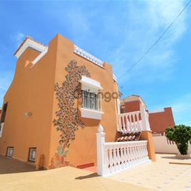 4 Recámaras Villa en venta, Villamartin