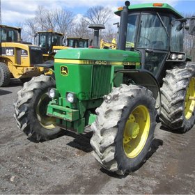 tractor agrícola John Deere 4040