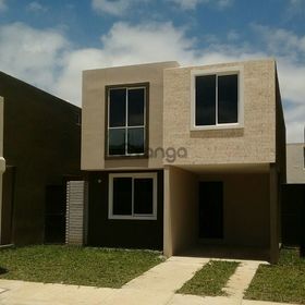 Casa con Acabdos Finos, Financiamiento disponible, Ubicado en Mixco, Ciudad San Cristobal
