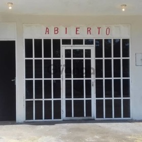 Vendo Espacioso Local Comercial en muy buena ubicación.