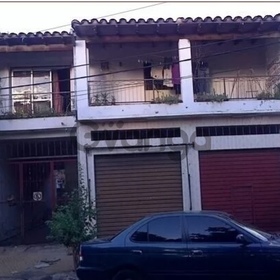 Vendo Casa en Barrio Las Mercedes, Asunción, Paraguay por valor de Terreno