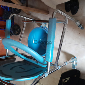Renta y venta de silla de ruedas  plegable  con baño para bañar alpaciente de forma mas sencilla !