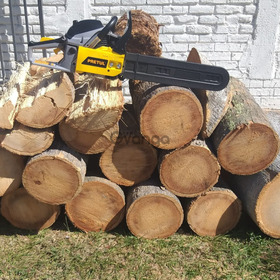 Motosierra PRETUL 18 pulgadas. Excelente para podar ramas.