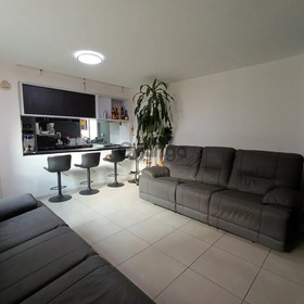 Vive con amplitud y luz. Depto en Portales Oriente. 3 rec, 2 bañ, 1 gar