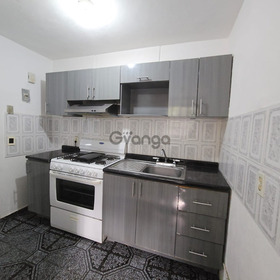 Encantador depto, 3 rec, 1 baño, 1 gar, Fuentes Brotantes