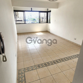 Alquilo apartamento en naco edificio clasico