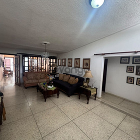 Alquilo o vendo casa en el millon
