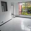 Arriendo apto en el Caney 2
