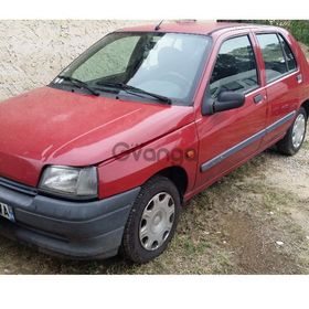 Renault Clio 1.4 AT (98 hp) 1999 1079