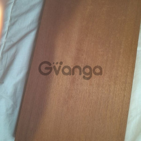 Planche a découperen hêtre avec rigole