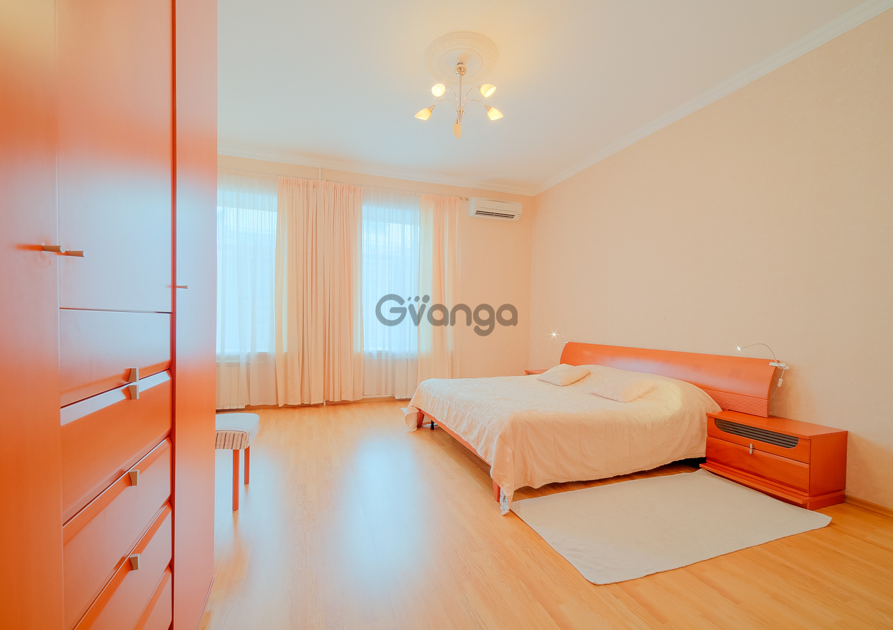 1051551_apartamenty-s-balkonom-u-ermitazha.jpg
