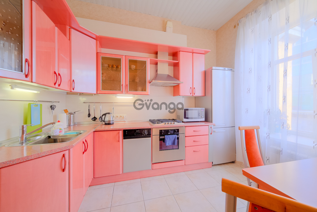 1051552_apartamenty-s-balkonom-u-ermitazha.jpg
