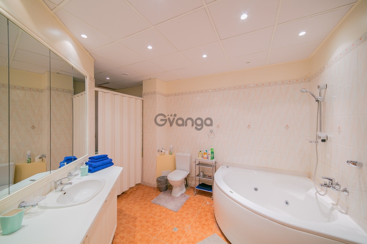 1051558_apartamenty-u-kazanskogo-sobora.jpg