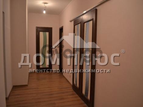 1285748_prodayet-sya-kvartira-2-kom-70-m-dragomanova.jpg