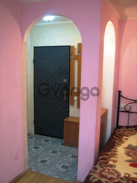 1358366_sdayet-sya-v-arendu-kvartira-1-kom-27-m-kikvidze-ul-metro-druzhby-narodov.jpg