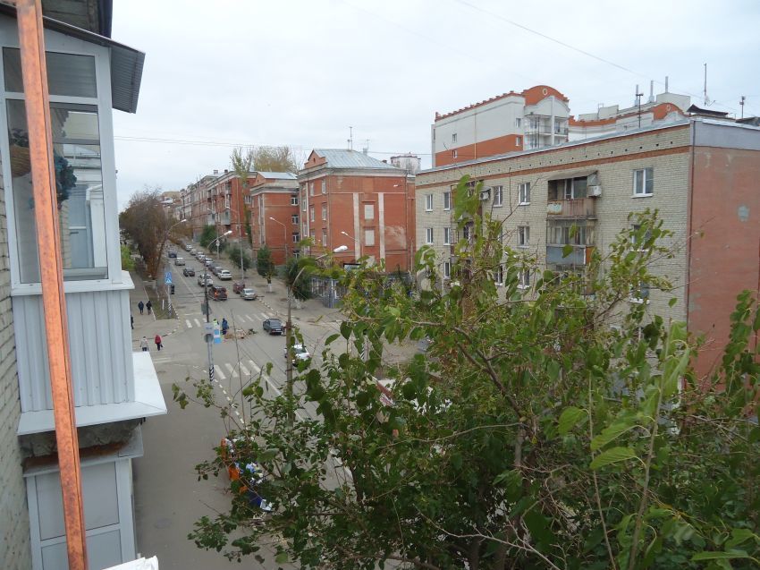 1563484_prodayet-sya-komnata-2-kom-90-m-bakhmet-yevskaya-2a.jpg
