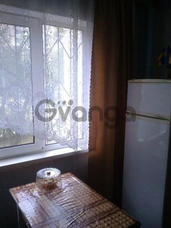 1667583_prodayet-sya-kvartira-2-kom-trostyanetskaya-2.jpg