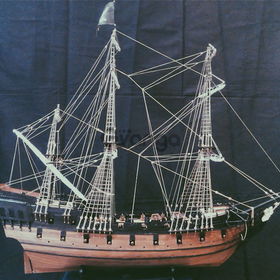 Декоративные Корабли Модель Surprise: Маштаб 1x75 длинна 90 высота 70 