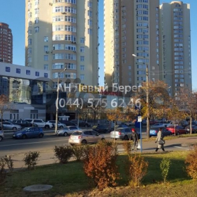 Продается квартира 2-ком 78 м² ул. Драгоманова, 40з, метро Позняки
