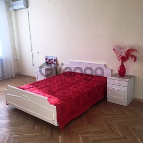 Сдается в аренду квартира 4-ком 120 м² Старонаводницкая ул., метро Печерская