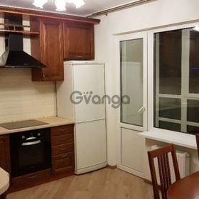 Сдается в аренду квартира 3-ком 75 м² Гмыри Бориса ул., метро Осокорки