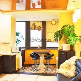 Сдается в аренду квартира 2-ком 75 м² Голосеевская ул., метро Голосеевская