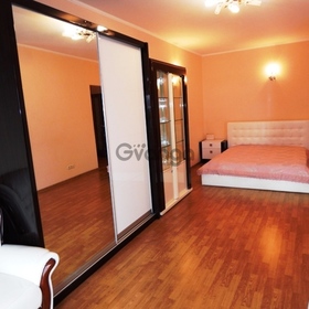 Сдается в аренду квартира 1-ком 48 м² Паньковская ул., метро Площадь Льва Толстого