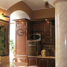 Сдается в аренду квартира 2-ком 60 м² Жилянская ул., метро Университет