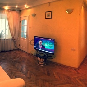 Сдается в аренду квартира 3-ком 65 м² Орлика Пилипа ул., метро Кловская