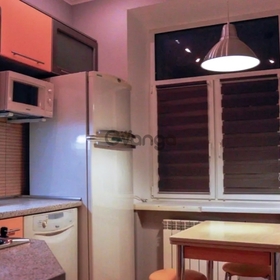 Сдается в аренду квартира 3-ком 96 м² Институтская ул., метро Крещатик