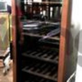 Шкаф холодильный для вина TEFCOLD CPV1380M б/у в отличном состоянии