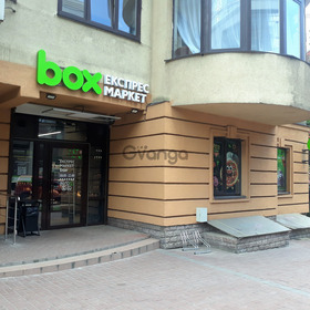 Фасад окремий вхід орендарі