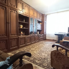 Продам 3 ком. квартиру на Холодной Горе