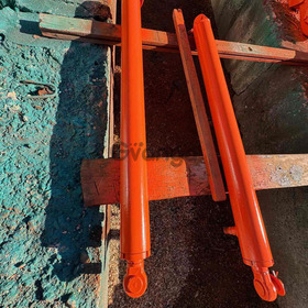 Гидроцилиндры подьема мачты на буровую установку УГБ 50