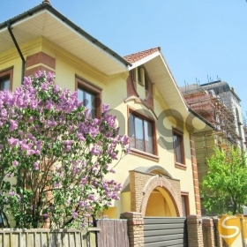 Продается дом 7-ком 380 м² Пирятинская ул.