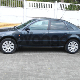 Audi A4 2.6 MT (150 л.с.) 1996 г.
