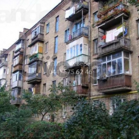 Продается квартира 2-ком 46 м² ул. Сергиенко Ивана, 23, метро Черниговская