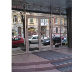 Алюминиевые двери, производство в Киеве.